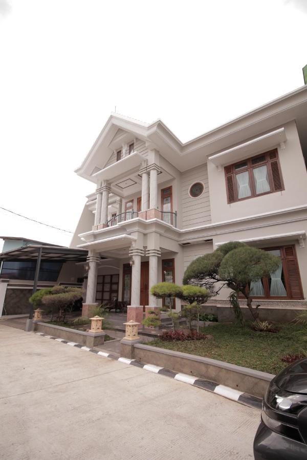 Stay Inn Pasteur Bandung, Husein Sastranegara Airport 외부 사진