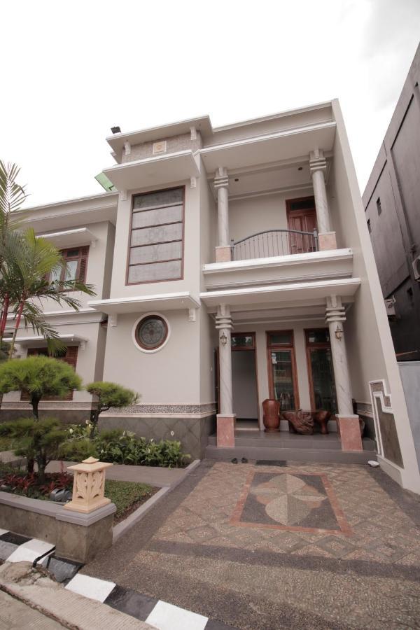 Stay Inn Pasteur Bandung, Husein Sastranegara Airport 외부 사진